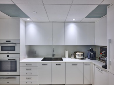 Besides Favorable FL tax advantages, warm climate and outdoor