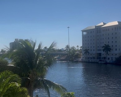 Take in the fantastic, direct Intracoastal views and spectacular