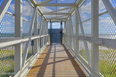 **GATED COMMUNITY**OCEAN FRONT**UPDATED** Step RIGHT ACROSS THE