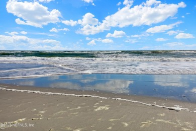 **GATED COMMUNITY**OCEAN FRONT**UPDATED** Step RIGHT ACROSS THE