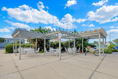 **GATED COMMUNITY**OCEAN FRONT**UPDATED** Step RIGHT ACROSS THE