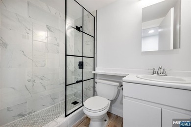 Welcome to 105 Nelson Court at INDEPENDENCE HARBOR. Waterfront