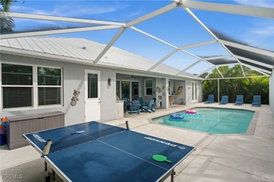 The Blue Pearl is a luxurious, spacious 3 bedroom, 3.5 bathroom