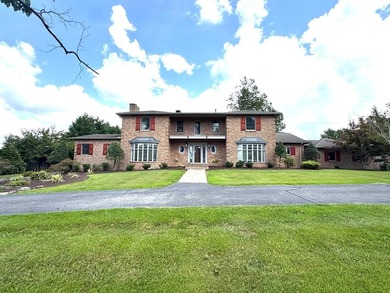 REDUCED!!! Residential or Commercial this property can be used