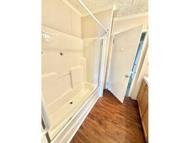 Spacious 3-bedroom, 2-bath 2006 mobile home with 1,680 sq ft of