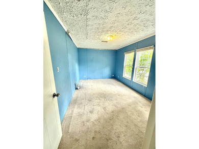 Spacious 3-bedroom, 2-bath 2006 mobile home with 1,680 sq ft of