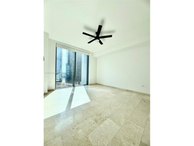 Located in the heart of Brickell this stunning 2bed/2bath