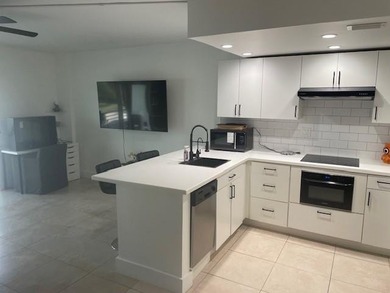 LUXURY STUDIO IN PREMIER INTRACOASTAL HIGH-RISE--FULLY FURNISHED