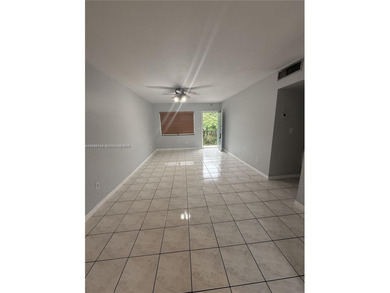 Prime Location in Kendall! Beautiful 2-bedroom condo. Enjoy a