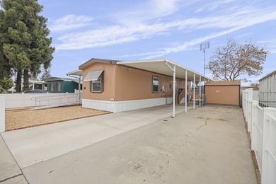 Located in a well-maintained 55+ senior community in Tulare