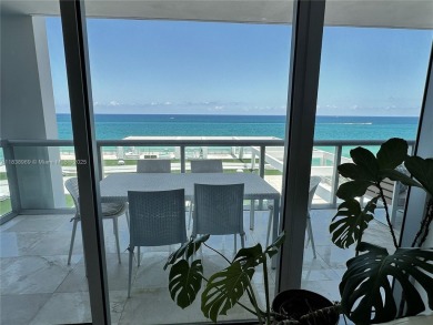 LARGEST OCEANVIEW TERRACE in building, space for large dining