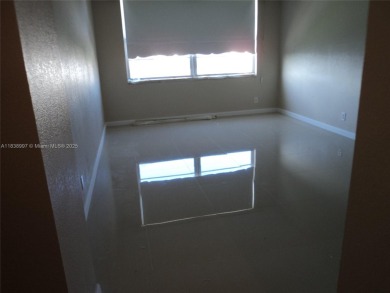 UPDATED 2/2 IN VERY GOOD CONDITION
PRESTIGIOUS BAY HARBOR