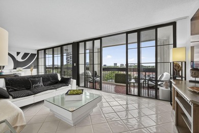 RARE, BEAUTIFUL RENOVATED OPEN 3 BREDROOM, 2 BATHROOM, CORNER