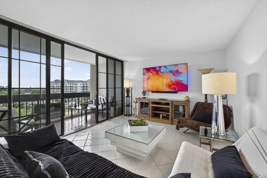 RARE, BEAUTIFUL RENOVATED OPEN 3 BREDROOM, 2 BATHROOM, CORNER