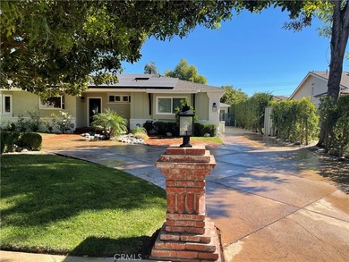 Suburban-Style Living in the Heart of the City! Welcome to this