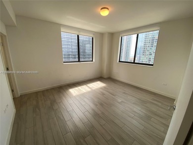 Spacious corner unit with beautiful water and city views from