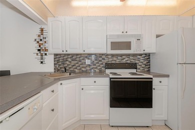 WHAT A GREAT PRICE IN A PRIME LOCATION, THIS IS THE DEAL THAT