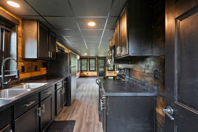 Unique 2 BR/1Ba cabin and property near the intersection of Hwys