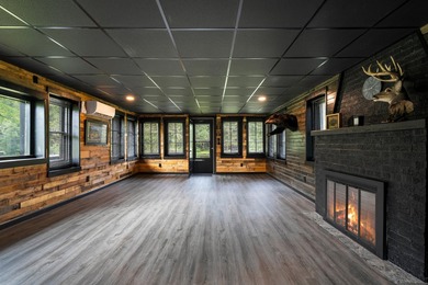 Unique 2 BR/1Ba cabin and property near the intersection of Hwys