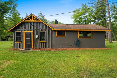 Unique 2 BR/1Ba cabin and property near the intersection of Hwys