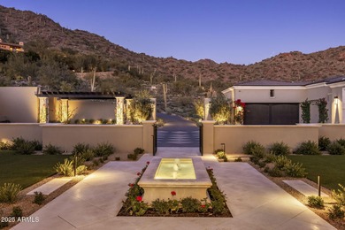 Secluded in Silverleaf's exclusive Horseshoe Canyon, this 12,128