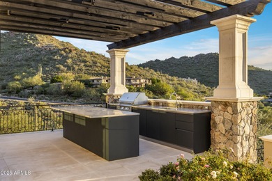 Secluded in Silverleaf's exclusive Horseshoe Canyon, this 12,128