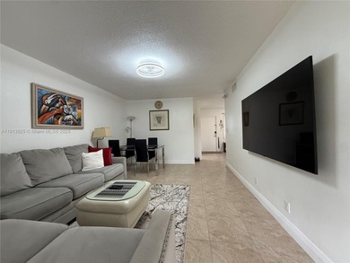 Charming 1 Bed 1 Bath Unit on the 1st floor is For Sale in 45+