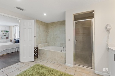 PRICED TO SELL! DON'T MISS THIS ONE. Welcome to Paradise. Direct