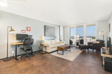 Penthouse floor. Direct beach access. Spectacular sunrise over