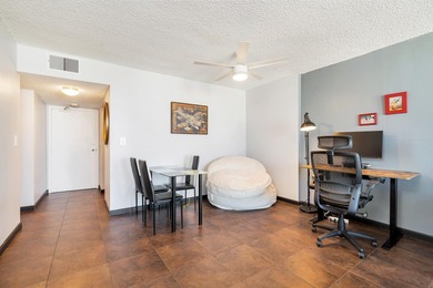 Penthouse floor. Direct beach access. Spectacular sunrise over