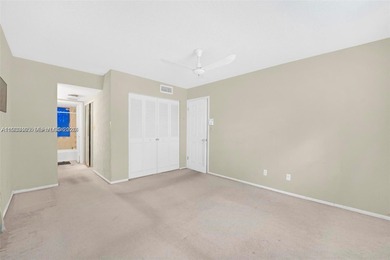 Spacious 1 bed, 1.5 baths condo in the desirable Oakland Club's