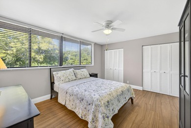 Exceptional corner unit on a premier point location with