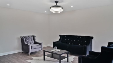 55+ Fully renovated 2/2 condo In the heart of Delray Beach IN