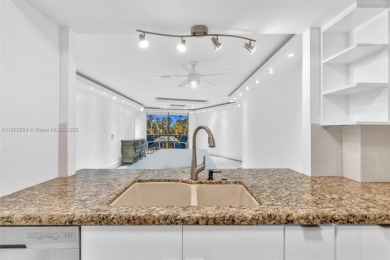 This beautifully updated 1 Bed / 1 Bath unit offers breathtaking