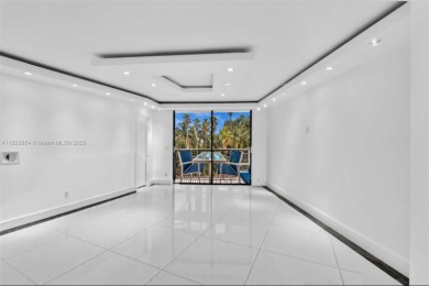 This beautifully updated 1 Bed / 1 Bath unit offers breathtaking