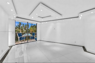 This beautifully updated 1 Bed / 1 Bath unit offers breathtaking