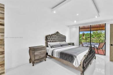 This beautifully updated 1 Bed / 1 Bath unit offers breathtaking