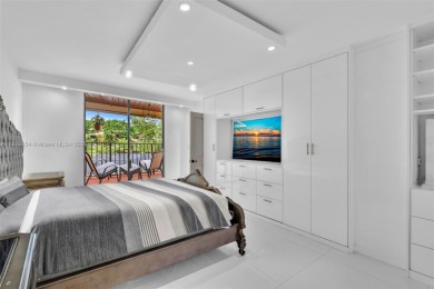 This beautifully updated 1 Bed / 1 Bath unit offers breathtaking