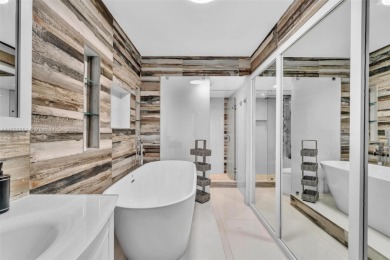 This beautifully updated 1 Bed / 1 Bath unit offers breathtaking