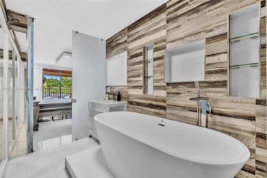 This beautifully updated 1 Bed / 1 Bath unit offers breathtaking