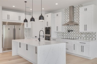 One or more photo(s) has been virtually staged. Newly completed