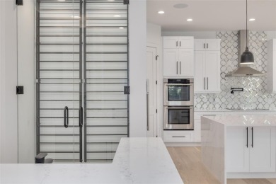 One or more photo(s) has been virtually staged. Newly completed