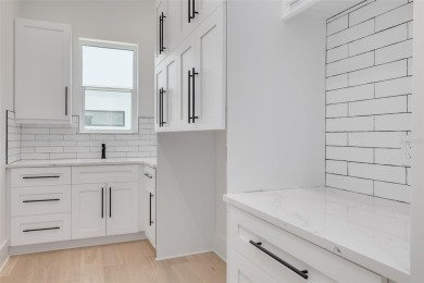 One or more photo(s) has been virtually staged. Newly completed