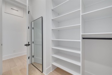 One or more photo(s) has been virtually staged. Newly completed