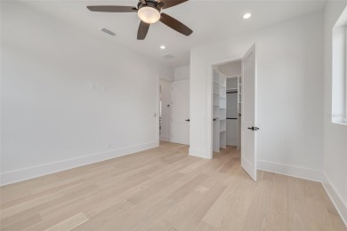 One or more photo(s) has been virtually staged. Newly completed