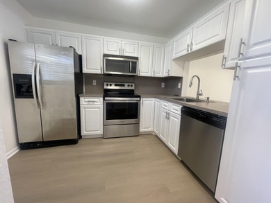 BEAUTIFUL  MODERN 2/2 MOERN  APARMENT , MOVE IN