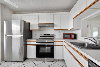 Beautiful 2 bedroom, 1.5 bath Oleander Model in the desirable