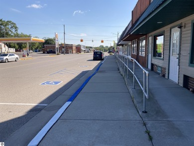 COMMERCIAL BUILDING in Rose City! Here's a great sized