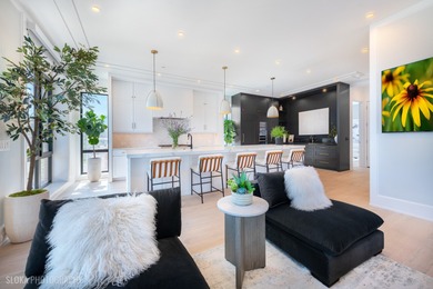 BEST VALUE PENTHOUSE WITH PRIVATE ROOFTOP IN THE WEST LOOP! LAST