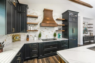 STUNNING ESTATE ON LIDO KEY!!! WELCOME TO YOUR COASTAL DREAM